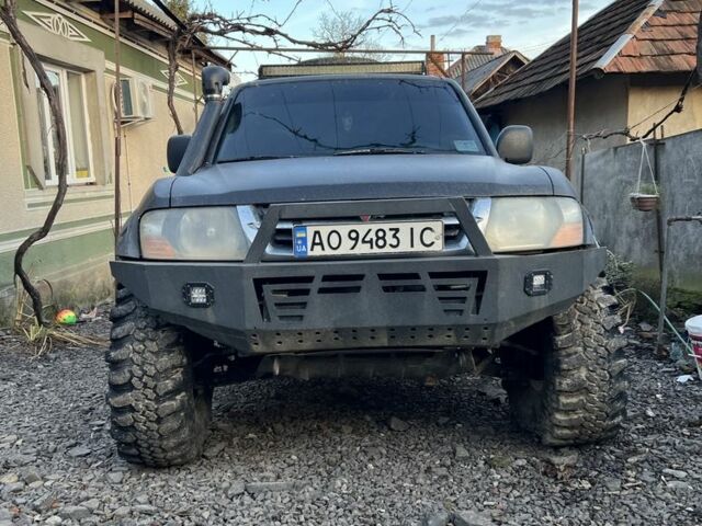 Черный Мицубиси Паджеро, объемом двигателя 3.2 л и пробегом 400 тыс. км за 11000 $, фото 1 на Automoto.ua