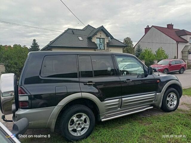 Чорний Міцубісі Паджеро, об'ємом двигуна 3.2 л та пробігом 300 тис. км за 1797 $, фото 3 на Automoto.ua