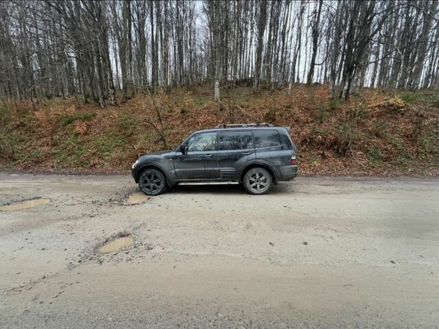 Чорний Міцубісі Паджеро, об'ємом двигуна 3 л та пробігом 371 тис. км за 3850 $, фото 2 на Automoto.ua