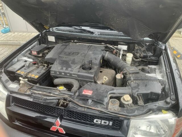 Міцубісі Паджеро 2000 у Дрогобичі на Automoto.ua Чорний Міцубісі Паджеро, об'ємом двигуна 2 л та пробігом 260 тис. км за 6000 $, фото 5 на Automoto.ua