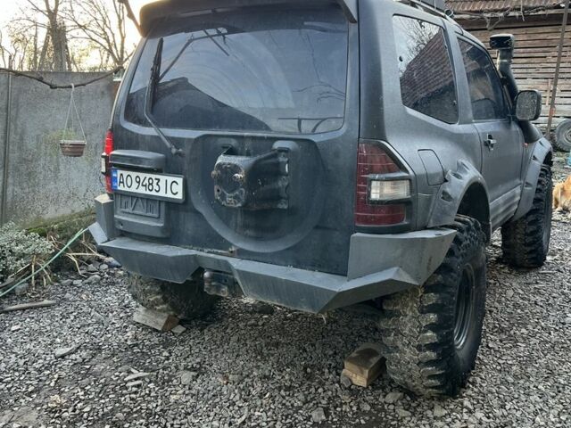 Черный Мицубиси Паджеро, объемом двигателя 3.2 л и пробегом 400 тыс. км за 11000 $, фото 2 на Automoto.ua