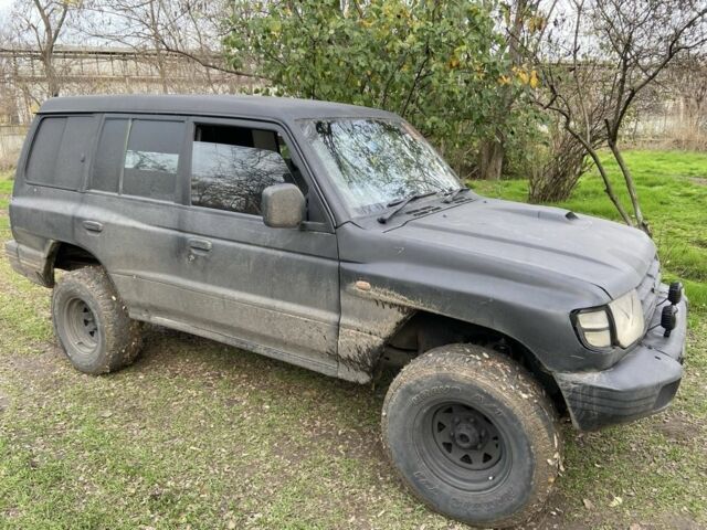 Чорний Міцубісі Паджеро, об'ємом двигуна 2.8 л та пробігом 300 тис. км за 2650 $, фото 1 на Automoto.ua