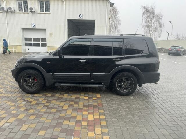 Чорний Міцубісі Паджеро, об'ємом двигуна 3.5 л та пробігом 300 тис. км за 8000 $, фото 2 на Automoto.ua