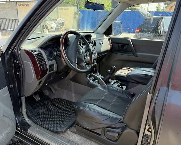 Чорний Міцубісі Паджеро, об'ємом двигуна 3.2 л та пробігом 100 тис. км за 11200 $, фото 11 на Automoto.ua