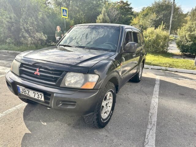 Черный Мицубиси Паджеро, объемом двигателя 3.2 л и пробегом 350 тыс. км за 5000 $, фото 2 на Automoto.ua