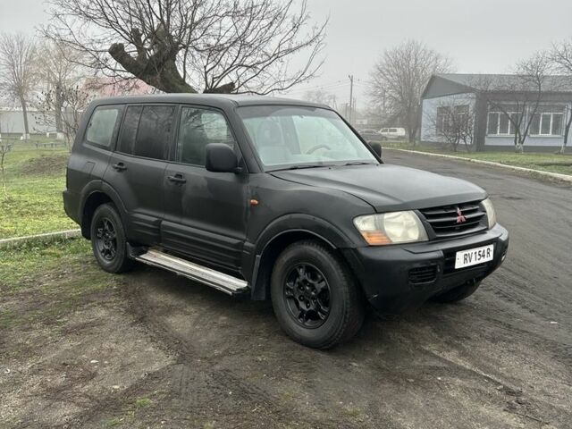 Черный Мицубиси Паджеро, объемом двигателя 3.5 л и пробегом 300 тыс. км за 2800 $, фото 2 на Automoto.ua