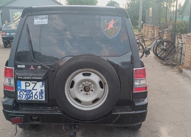 Черный Мицубиси Паджеро, объемом двигателя 2 л и пробегом 175 тыс. км за 2200 $, фото 3 на Automoto.ua