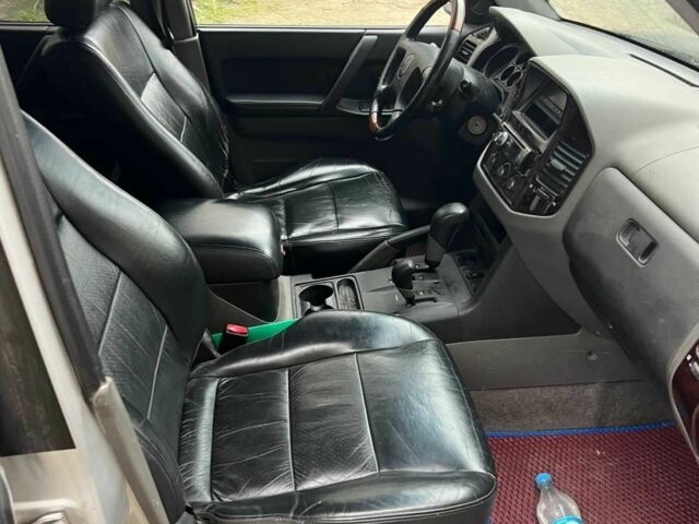 Черный Мицубиси Паджеро, объемом двигателя 3.2 л и пробегом 30 тыс. км за 4200 $, фото 6 на Automoto.ua