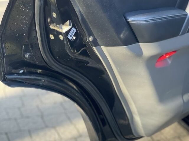 Черный Мицубиси Паджеро, объемом двигателя 3.5 л и пробегом 190 тыс. км за 5899 $, фото 16 на Automoto.ua