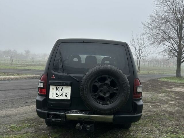 Черный Мицубиси Паджеро, объемом двигателя 3.5 л и пробегом 300 тыс. км за 2800 $, фото 5 на Automoto.ua