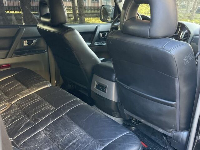 Черный Мицубиси Паджеро, объемом двигателя 3.5 л и пробегом 190 тыс. км за 5899 $, фото 12 на Automoto.ua