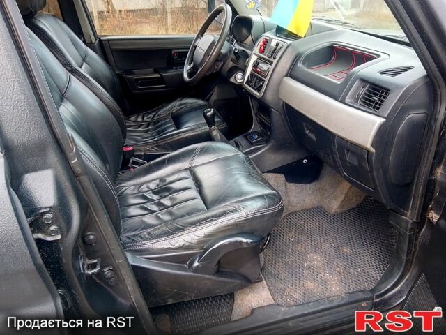 Чорний Міцубісі Паджеро, об'ємом двигуна 1.8 л та пробігом 230 тис. км за 5999 $, фото 5 на Automoto.ua