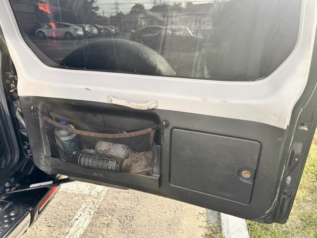 Черный Мицубиси Паджеро, объемом двигателя 3.2 л и пробегом 350 тыс. км за 5000 $, фото 7 на Automoto.ua