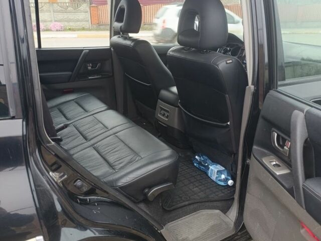 Чорний Міцубісі Паджеро, об'ємом двигуна 3.2 л та пробігом 202 тис. км за 4999 $, фото 8 на Automoto.ua