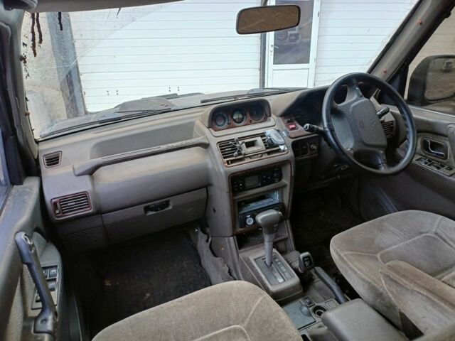 Чорний Міцубісі Паджеро, об'ємом двигуна 0 л та пробігом 300 тис. км за 2864 $, фото 3 на Automoto.ua