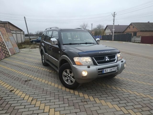 Чорний Міцубісі Паджеро, об'ємом двигуна 3.2 л та пробігом 202 тис. км за 4999 $, фото 1 на Automoto.ua