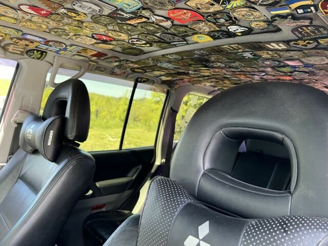 Черный Мицубиси Паджеро, объемом двигателя 3.2 л и пробегом 350 тыс. км за 7500 $, фото 4 на Automoto.ua