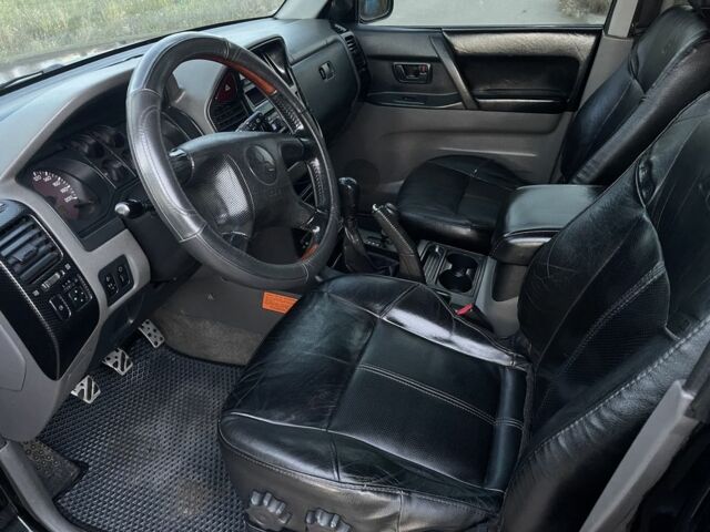 Черный Мицубиси Паджеро, объемом двигателя 3.2 л и пробегом 200 тыс. км за 7800 $, фото 7 на Automoto.ua