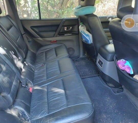 Черный Мицубиси Паджеро, объемом двигателя 3 л и пробегом 368 тыс. км за 5700 $, фото 6 на Automoto.ua