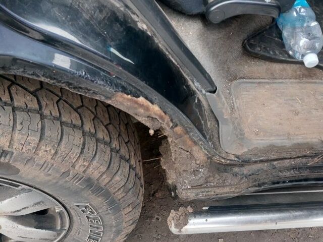 Чорний Міцубісі Паджеро, об'ємом двигуна 3.2 л та пробігом 350 тис. км за 3000 $, фото 5 на Automoto.ua