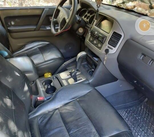 Черный Мицубиси Паджеро, объемом двигателя 3 л и пробегом 368 тыс. км за 5700 $, фото 5 на Automoto.ua