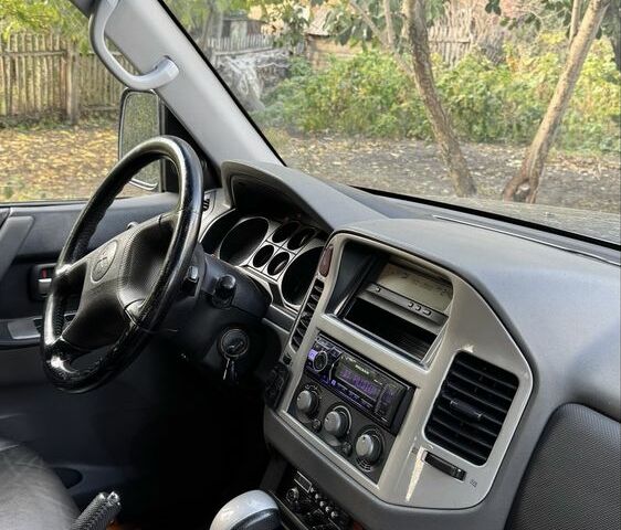 Міцубісі Паджеро 2004 у Харкові на Automoto.ua Чорний Міцубісі Паджеро, об'ємом двигуна 3.2 л та пробігом 506 тис. км за 6900 $, фото 7 на Automoto.ua