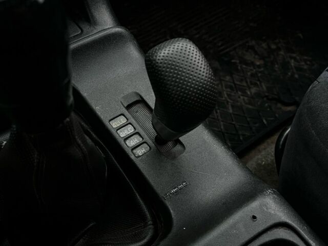 Чорний Міцубісі Паджеро, об'ємом двигуна 3.2 л та пробігом 580 тис. км за 4200 $, фото 15 на Automoto.ua