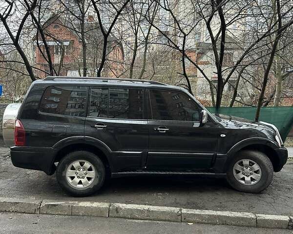 Черный Мицубиси Паджеро, объемом двигателя 3 л и пробегом 140 тыс. км за 8500 $, фото 2 на Automoto.ua