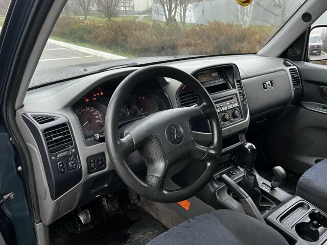 Чорний Міцубісі Паджеро, об'ємом двигуна 3.2 л та пробігом 580 тис. км за 4200 $, фото 9 на Automoto.ua