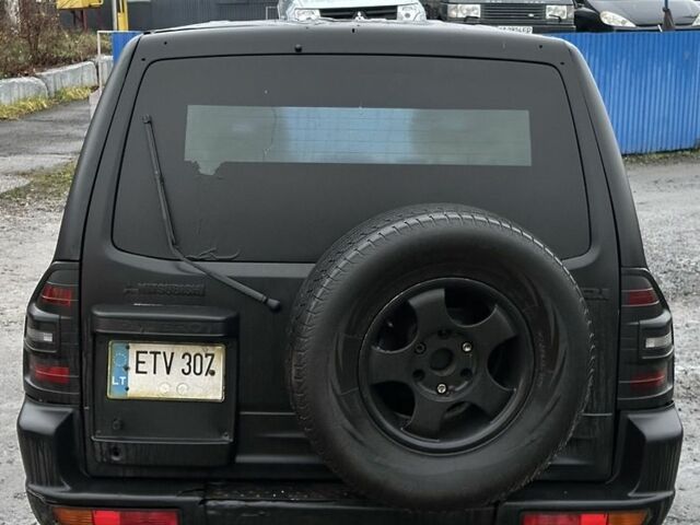 Чорний Міцубісі Паджеро, об'ємом двигуна 3.2 л та пробігом 220 тис. км за 3500 $, фото 3 на Automoto.ua