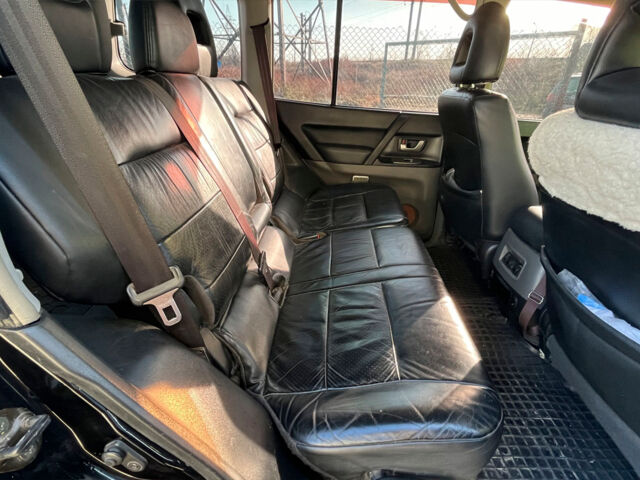 Черный Мицубиси Паджеро, объемом двигателя 3 л и пробегом 287 тыс. км за 8800 $, фото 15 на Automoto.ua