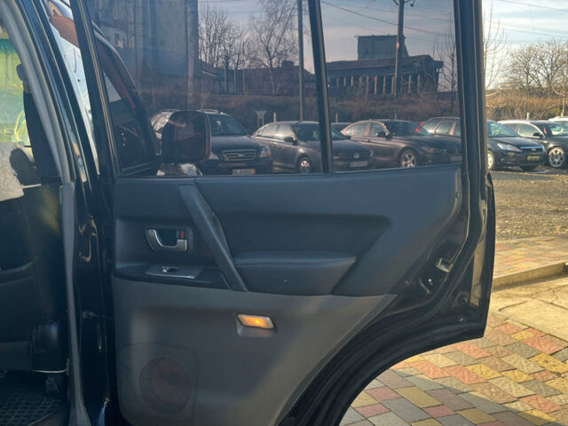 Черный Мицубиси Паджеро, объемом двигателя 3 л и пробегом 287 тыс. км за 8800 $, фото 14 на Automoto.ua