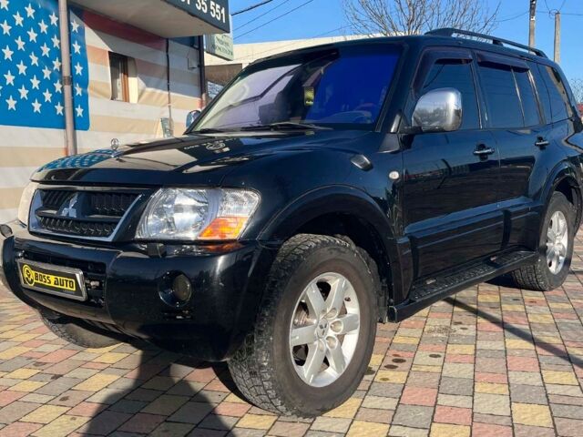 Черный Мицубиси Паджеро, объемом двигателя 3 л и пробегом 287 тыс. км за 8800 $, фото 2 на Automoto.ua
