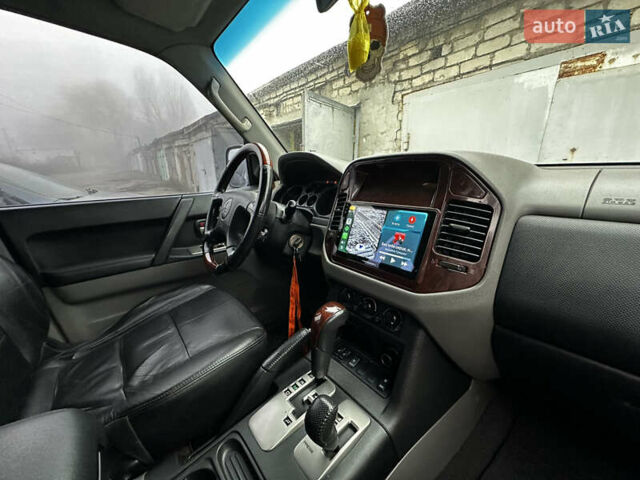 Чорний Міцубісі Паджеро, об'ємом двигуна 2.97 л та пробігом 228 тис. км за 8500 $, фото 3 на Automoto.ua