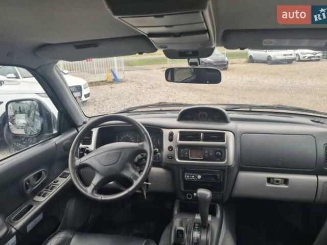 Черный Мицубиси Паджеро, объемом двигателя 3.5 л и пробегом 200 тыс. км за 3700 $, фото 6 на Automoto.ua