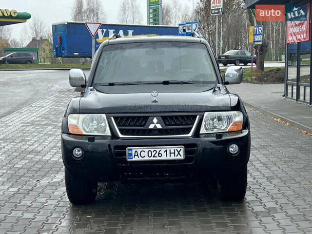 Черный Мицубиси Паджеро, объемом двигателя 2.97 л и пробегом 263 тыс. км за 7200 $, фото 1 на Automoto.ua