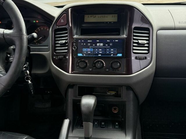 Черный Мицубиси Паджеро, объемом двигателя 0 л и пробегом 250 тыс. км за 3850 $, фото 11 на Automoto.ua