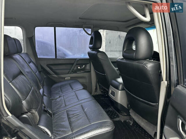 Чорний Міцубісі Паджеро, об'ємом двигуна 2.97 л та пробігом 228 тис. км за 8500 $, фото 9 на Automoto.ua