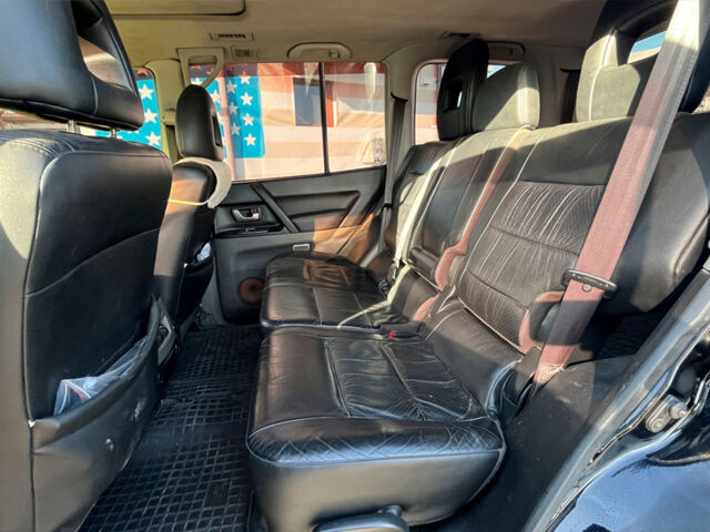 Черный Мицубиси Паджеро, объемом двигателя 3 л и пробегом 287 тыс. км за 8800 $, фото 11 на Automoto.ua