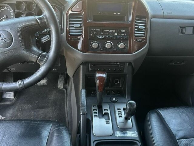 Чорний Міцубісі Паджеро, об'ємом двигуна 3.5 л та пробігом 236 тис. км за 6800 $, фото 9 на Automoto.ua