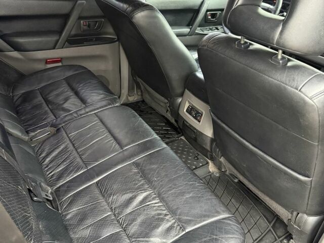 Черный Мицубиси Паджеро, объемом двигателя 0 л и пробегом 250 тыс. км за 3850 $, фото 10 на Automoto.ua