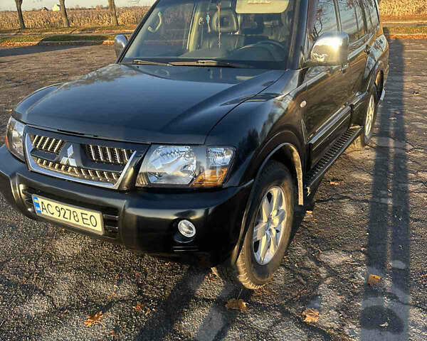 Чорний Міцубісі Паджеро, об'ємом двигуна 3.5 л та пробігом 236 тис. км за 6800 $, фото 2 на Automoto.ua