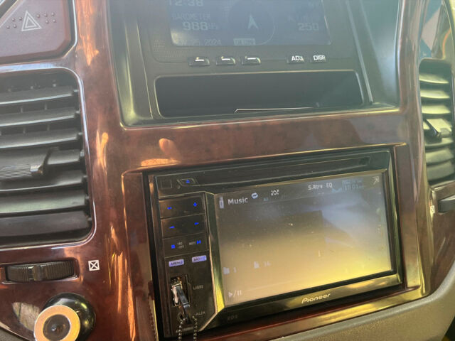 Черный Мицубиси Паджеро, объемом двигателя 3 л и пробегом 287 тыс. км за 8800 $, фото 9 на Automoto.ua