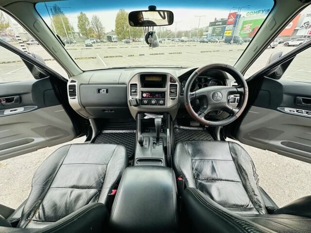 Черный Мицубиси Паджеро, объемом двигателя 3.2 л и пробегом 290 тыс. км за 4450 $, фото 12 на Automoto.ua