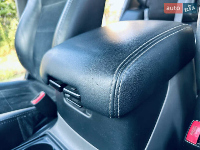 Черный Мицубиси Паджеро, объемом двигателя 3.2 л и пробегом 230 тыс. км за 10800 $, фото 41 на Automoto.ua