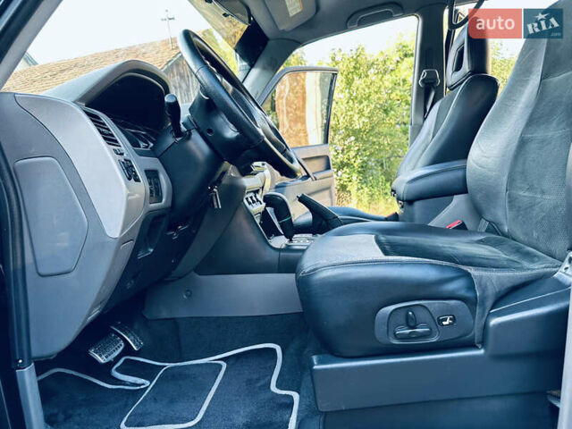 Черный Мицубиси Паджеро, объемом двигателя 3.2 л и пробегом 230 тыс. км за 10800 $, фото 161 на Automoto.ua