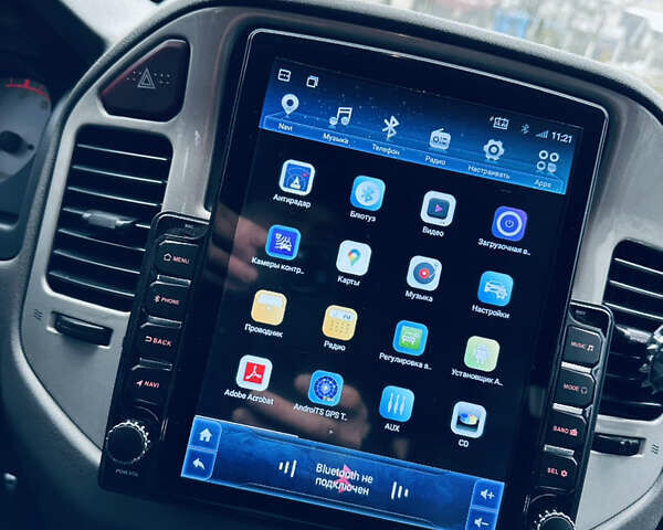 Черный Мицубиси Паджеро, объемом двигателя 3.2 л и пробегом 230 тыс. км за 10800 $, фото 3 на Automoto.ua