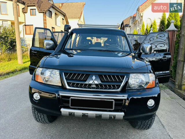 Черный Мицубиси Паджеро, объемом двигателя 3.2 л и пробегом 230 тыс. км за 10800 $, фото 101 на Automoto.ua