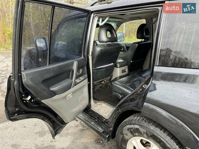 Черный Мицубиси Паджеро, объемом двигателя 2.97 л и пробегом 379 тыс. км за 8500 $, фото 3 на Automoto.ua