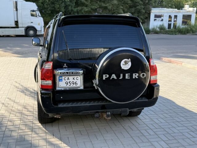 Чорний Міцубісі Паджеро, об'ємом двигуна 3 л та пробігом 265 тис. км за 8500 $, фото 4 на Automoto.ua